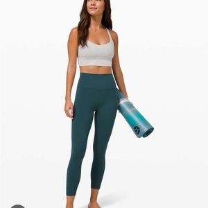 Lululemon Submarine Align 25” Sz 6